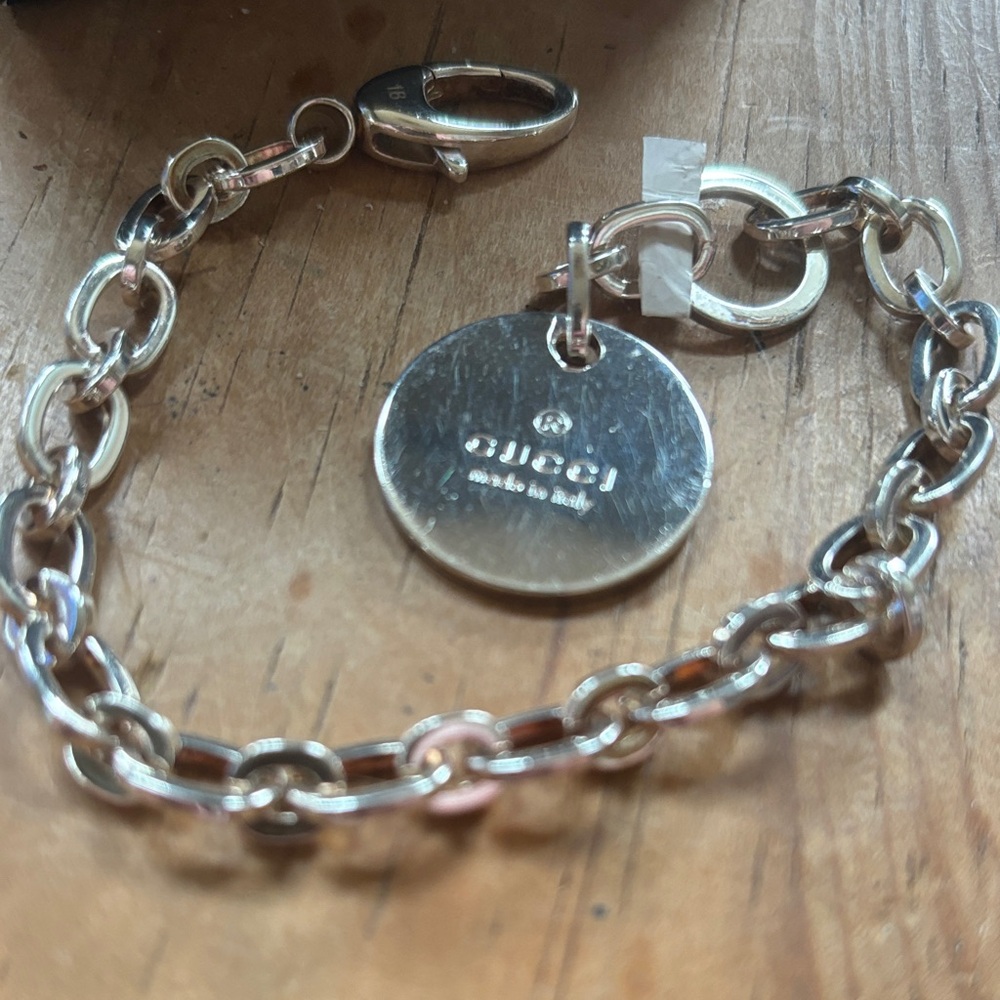 Gucci Silver Chain Bracelet with Medallion
